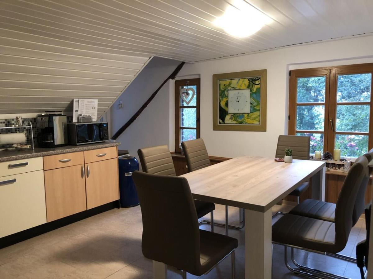 Ferienwohnung Auf Denkmalgeschuetztem Sturmhof グレーフラート エクステリア 写真